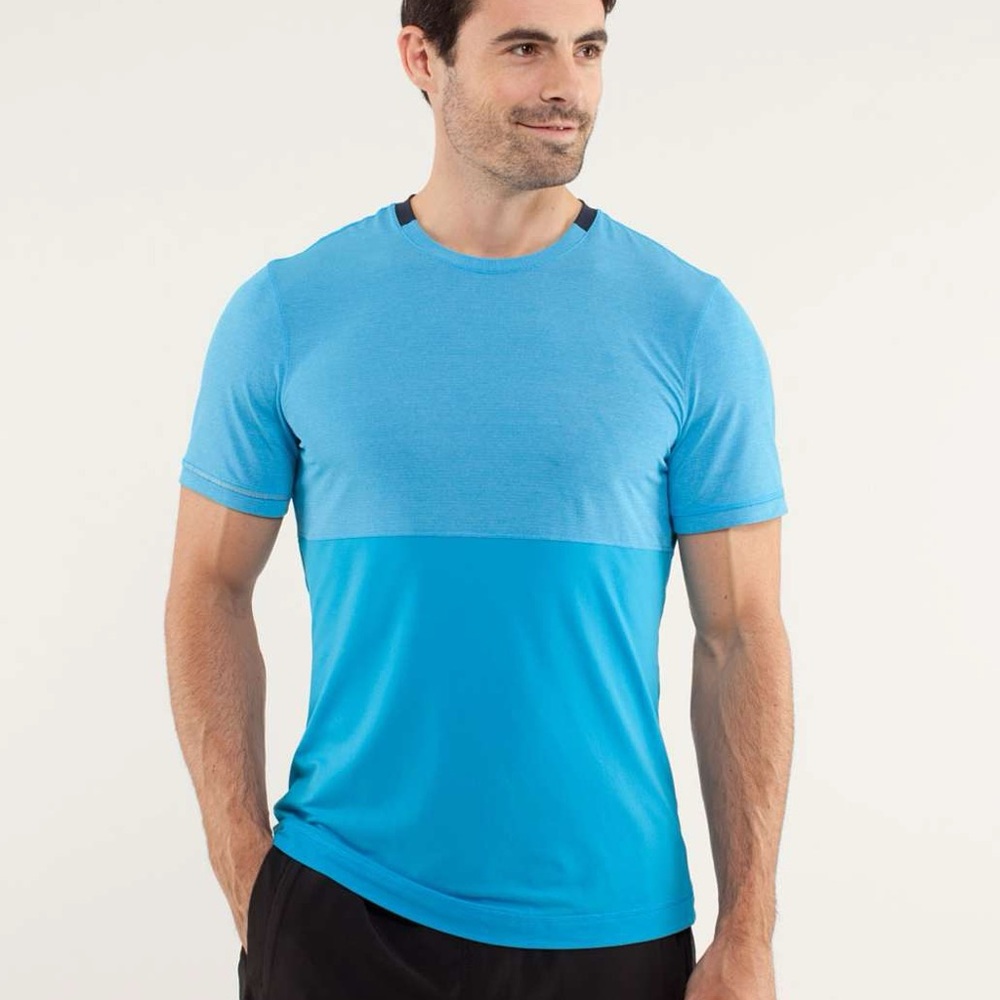 Lululemon Precise Tee *Mesh
Kayak Blue size Large
